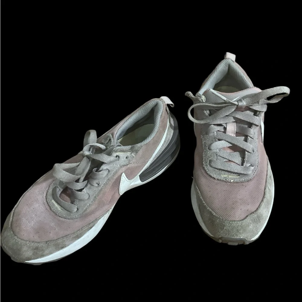 Lavender purple grey Nike waffle running shoes tennis shoes sneakers girls 2